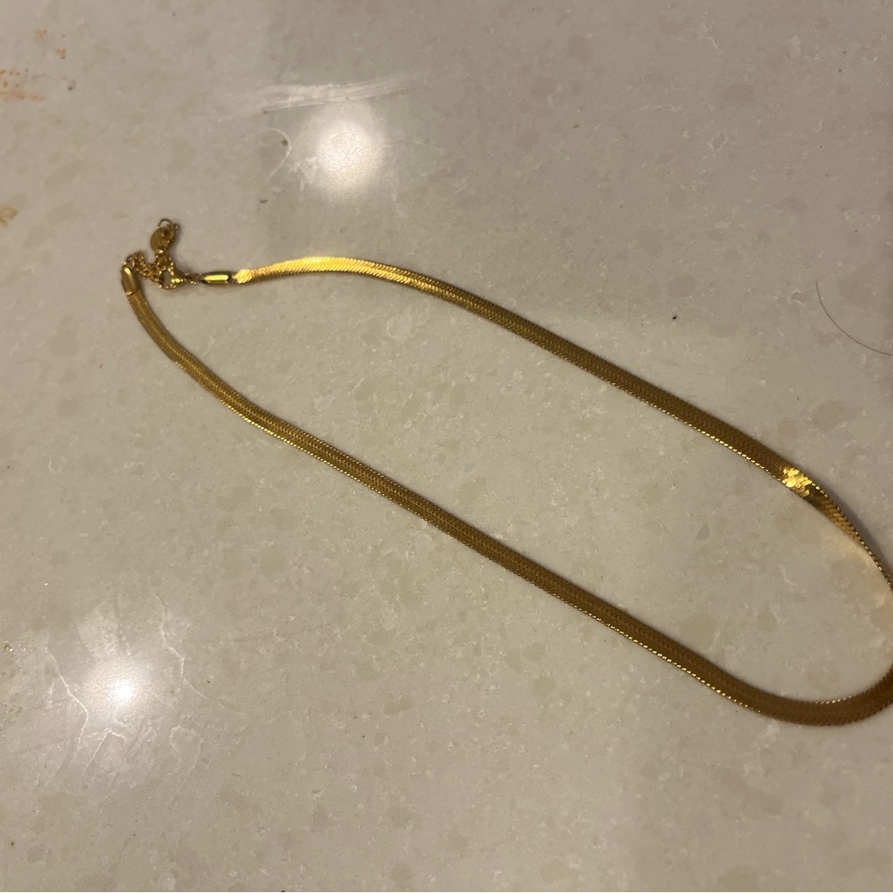 Elegant Gold snake chain Necklace
